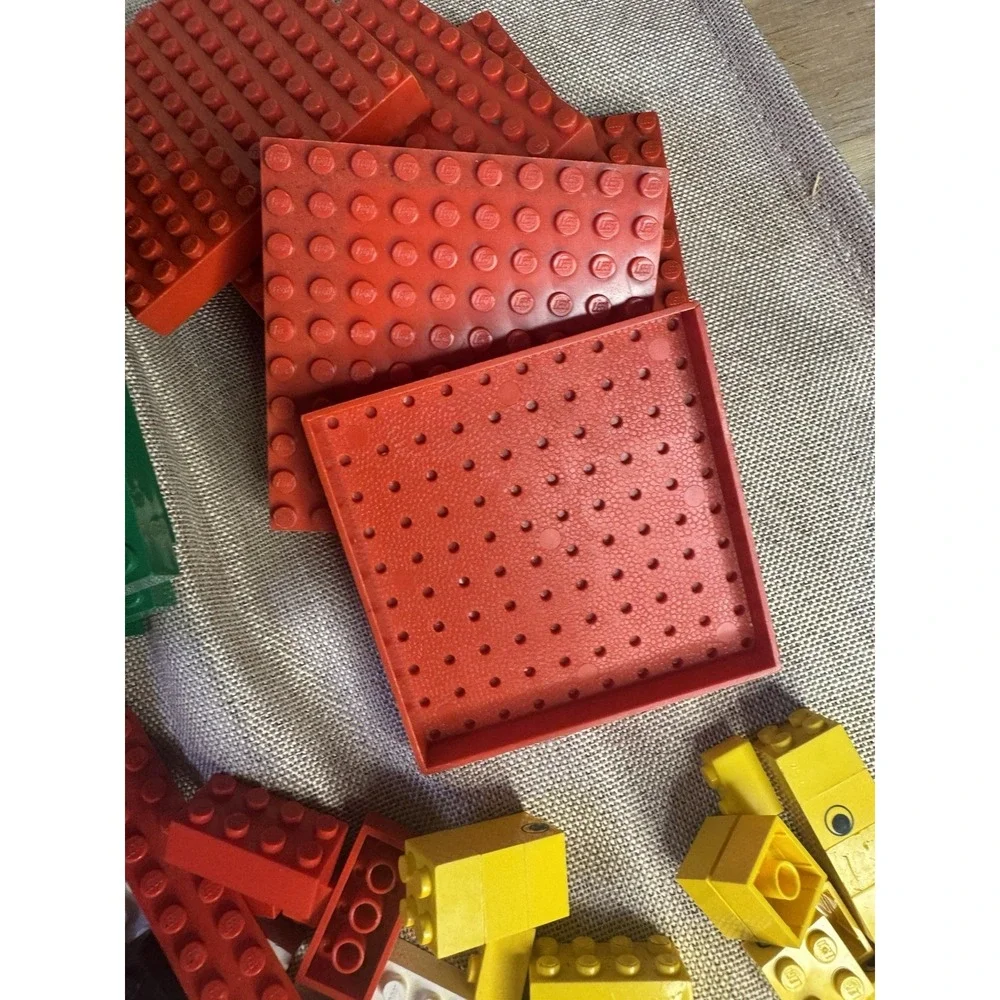 Vintage LEGO Lot 8.6 lbs 60s, 70s Samsonite Waffle Plates Homemaker Figs Wheels